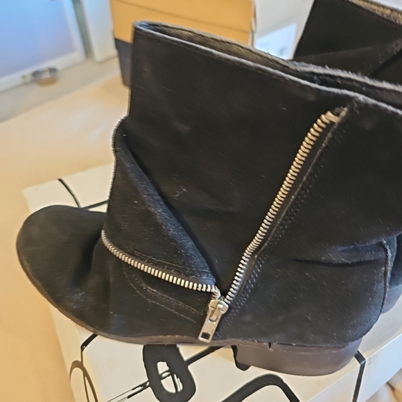 Dolce Vita 8.5 suede SALLIE booties - Picture 4 of 4